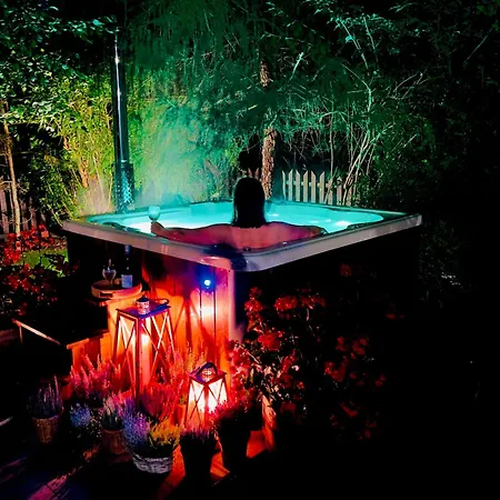 Dom Marzen Z Jacuzzi Pod Gwiazdami