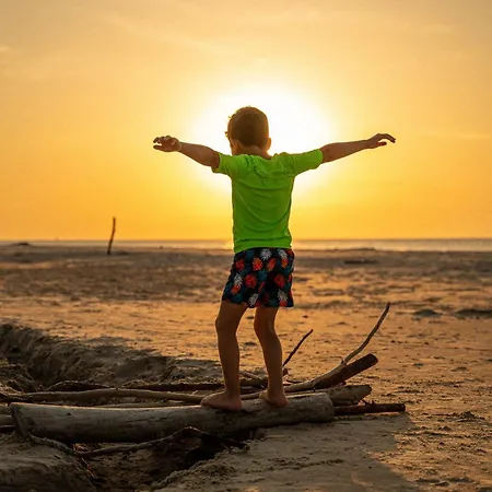 Dom Marzen Z Jacuzzi Pod Gwiazdami فيلة